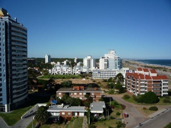Departamento a metros de Playa Brava